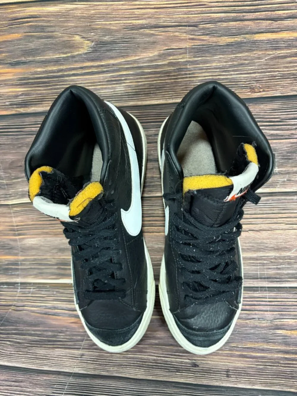 Nike Blazer Mid '77 Men's Black Lace Up Sneakers Size‎ 9